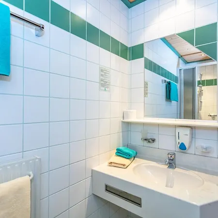 Landgasthof Neuwirt Han/Misafirhane Lofer