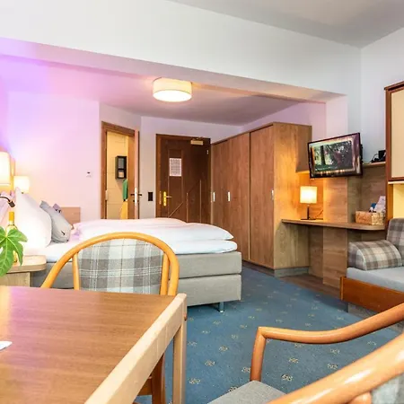 Han/Misafirhane Landgasthof Neuwirt