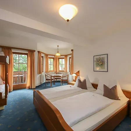 Han/Misafirhane Landgasthof Neuwirt