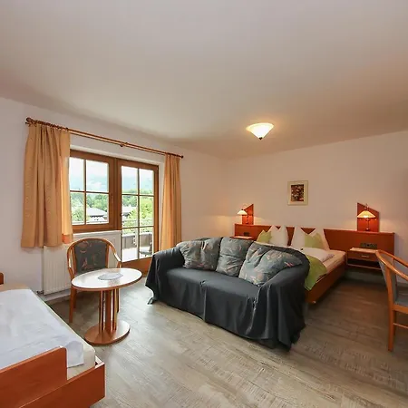 Landgasthof Neuwirt Han/Misafirhane Lofer